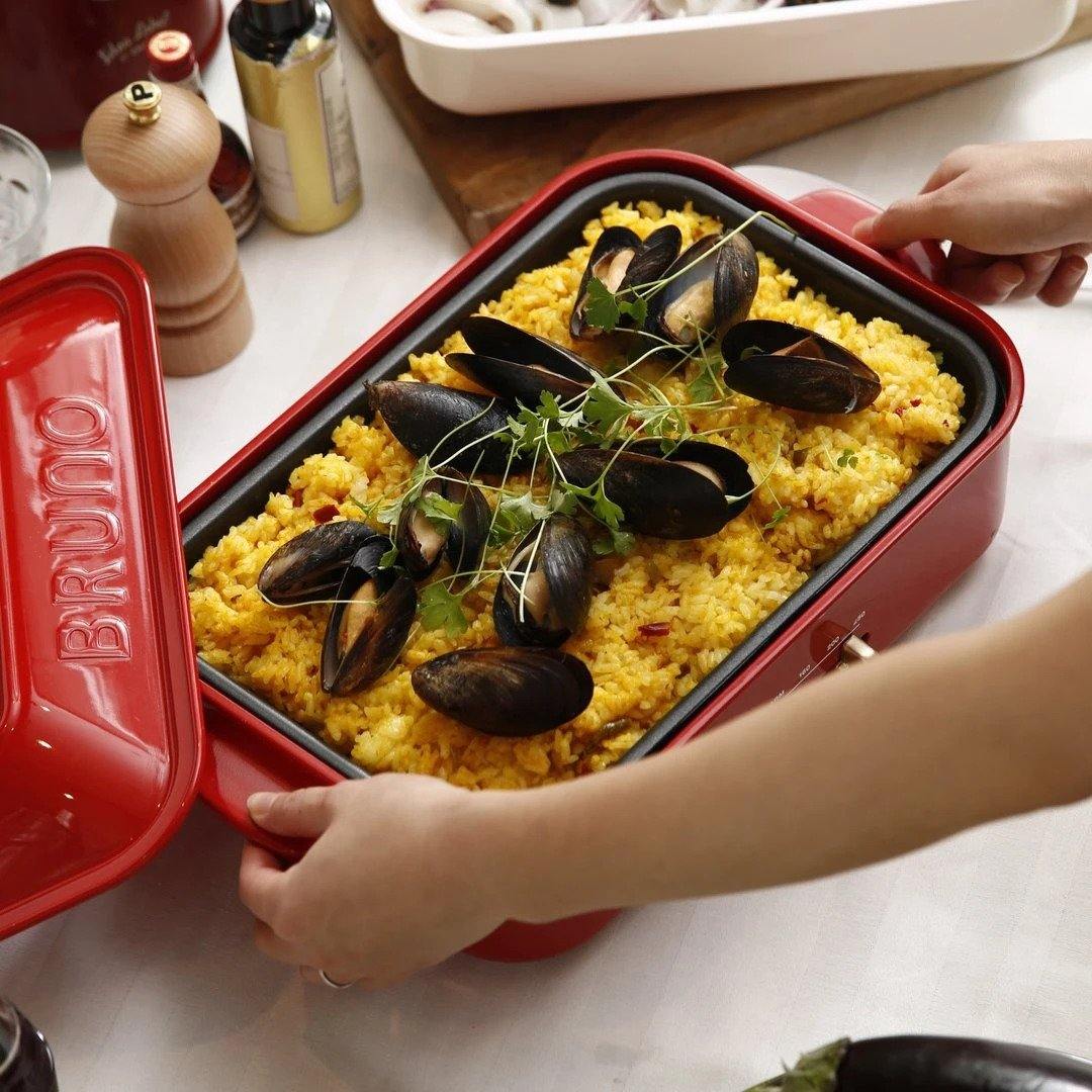 BRUNO 多功能電熱鍋 Compact Hot Plate - 聖誕紅色(送 2 款烤盤)