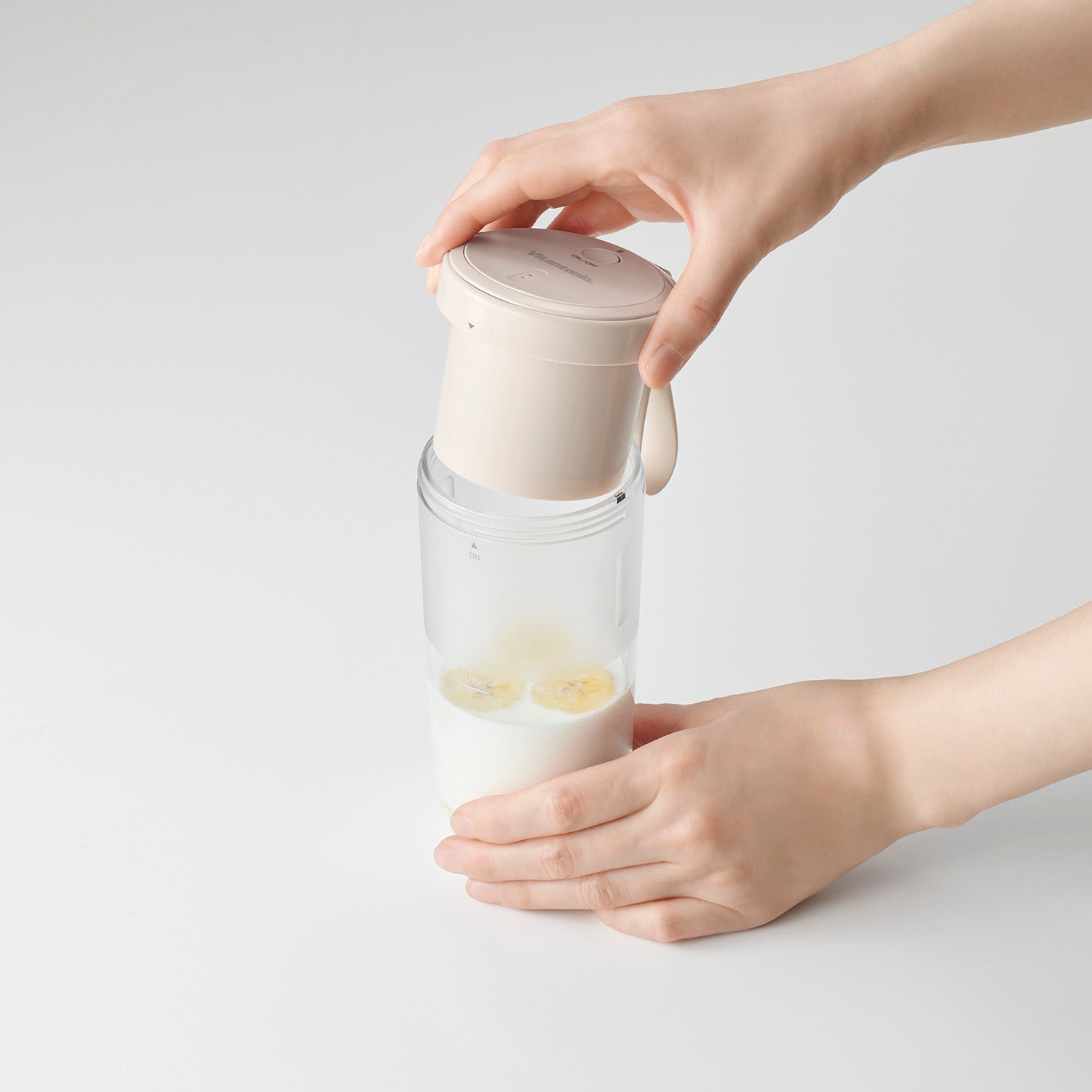 Vitantonio 無線便攜攪拌杯 - 米白色
