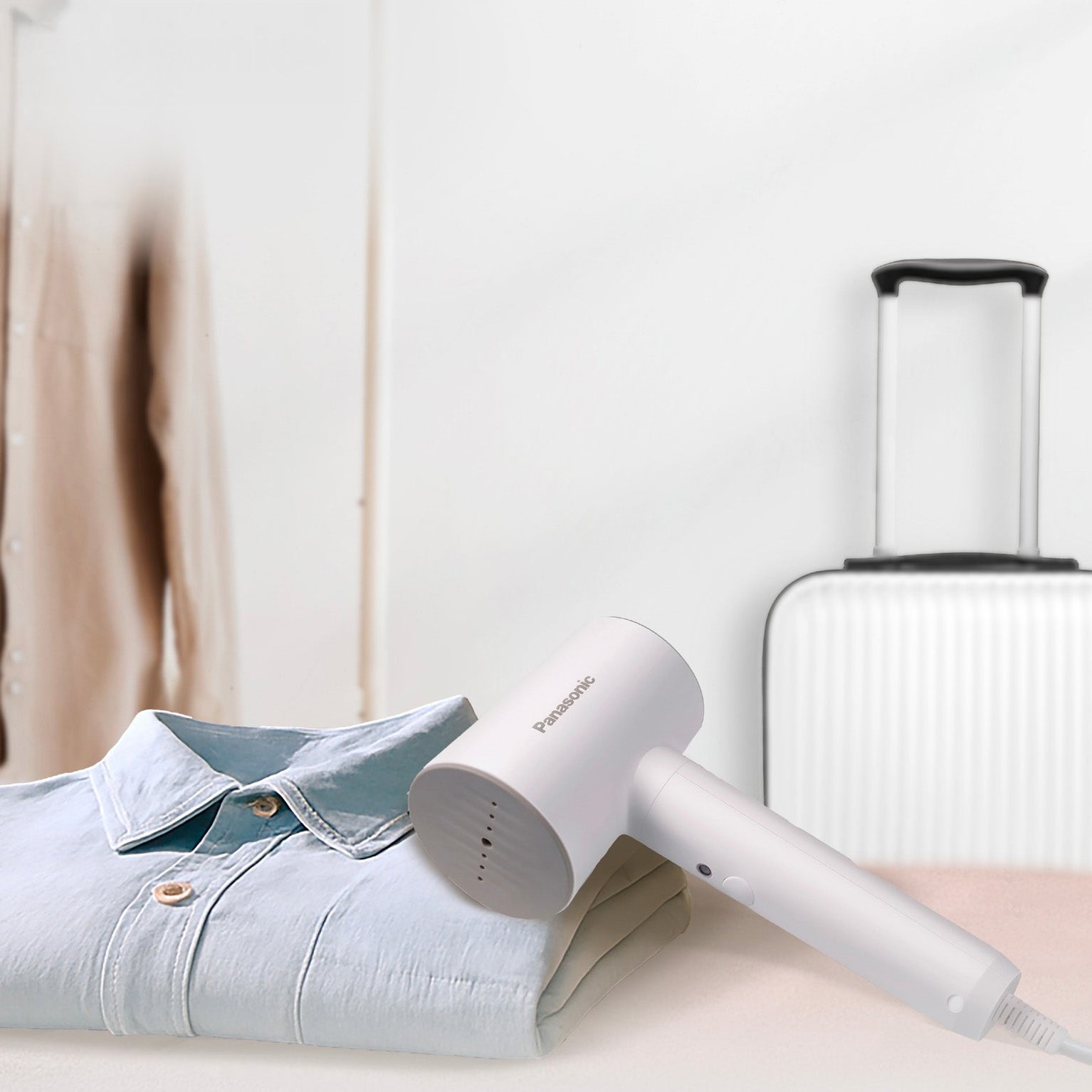 Panasonic 輕巧型蒸氣掛熨機｜NI-GHD021  (1570W)